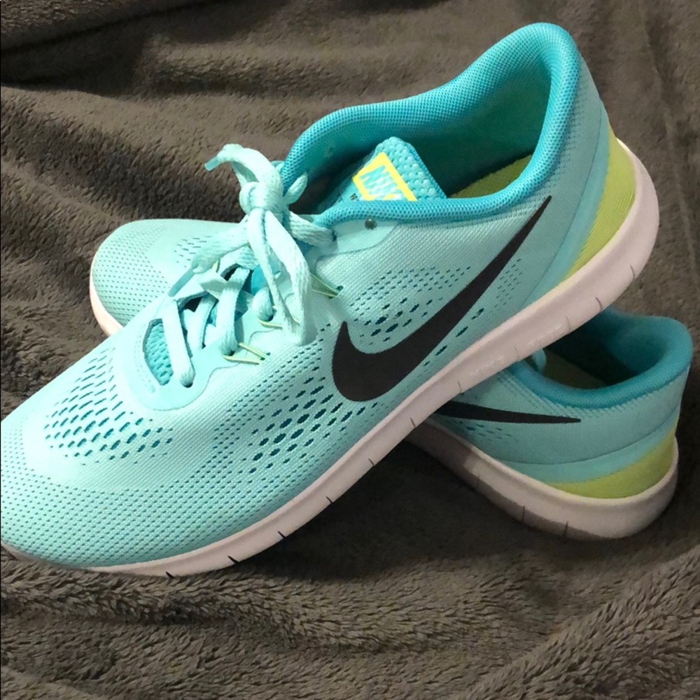 Nike Free Runs